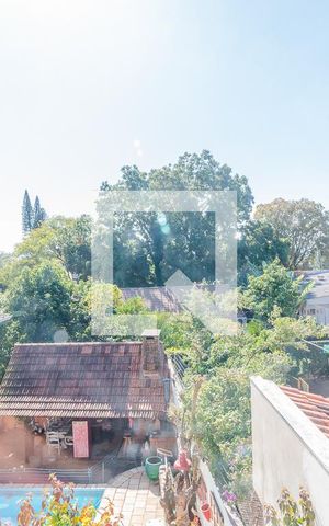 Casa à venda com 270m², 3 quartos e 4 vagas Casa à venda com 270m², 3 quartos e 4 vagasVista