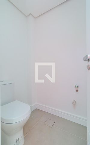 Casa à venda com 270m², 3 quartos e 4 vagas Casa à venda com 270m², 3 quartos e 4 vagasBanheiro
