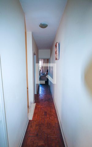 Casa à venda com 89m², 3 quartos e 2 vagasCorredor