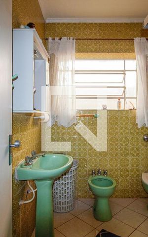 Casa à venda com 89m², 3 quartos e 2 vagasBanheiro 1