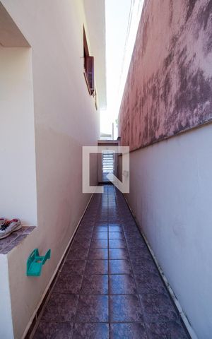 Casa à venda com 89m², 3 quartos e 2 vagasCorredor
