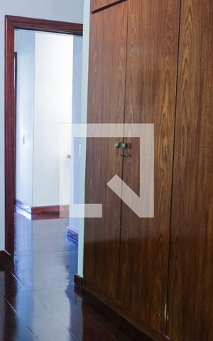 Casa de condomínio à venda com 1500m², 4 quartos e 8 vagas Casa de condomínio à venda com 1500m², 4 quartos e 8 vagasQuarto 1