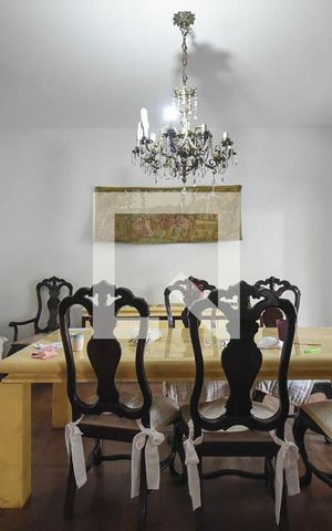 Casa à venda com 500m², 4 quartos e 5 vagas Casa à venda com 500m², 4 quartos e 5 vagasSala de jantar
