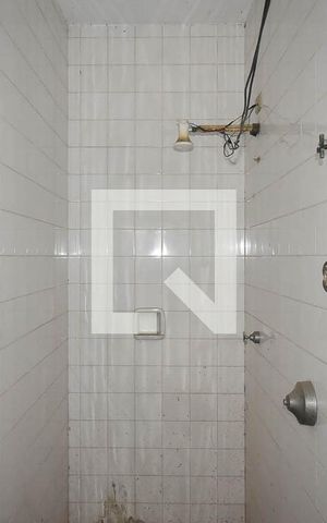 Casa à venda com 500m², 4 quartos e 5 vagas Casa à venda com 500m², 4 quartos e 5 vagasBanheiro de Serviço