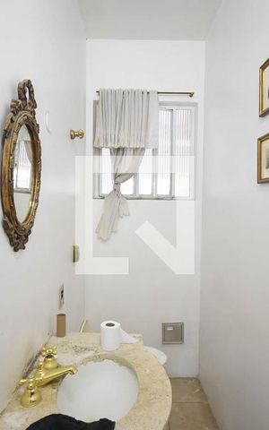 Casa à venda com 500m², 4 quartos e 5 vagas Casa à venda com 500m², 4 quartos e 5 vagasLavabo