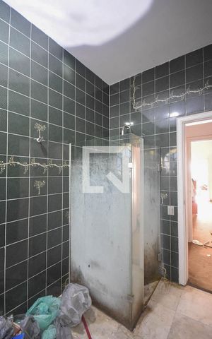 Casa à venda com 500m², 4 quartos e 5 vagas Casa à venda com 500m², 4 quartos e 5 vagasBanheiro suíte 4