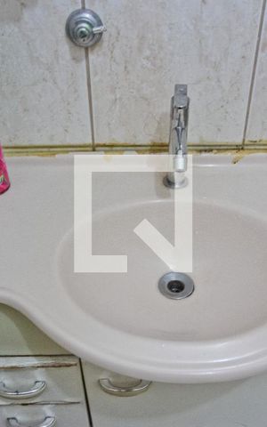 Casa à venda com 360m², 3 quartos e 2 vagas Casa à venda com 360m², 3 quartos e 2 vagasBanheiro