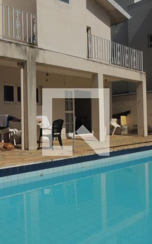 Casa de condomínio à venda com 440m², 4 quartos e 2 vagasPiscina