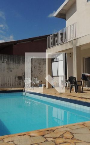 Casa de condomínio à venda com 440m², 4 quartos e 2 vagasPiscina