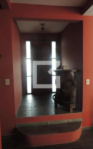 Casa de condomínio à venda com 440m², 4 quartos e 2 vagasHall