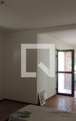 Casa de condomínio à venda com 440m², 4 quartos e 2 vagasSuíte