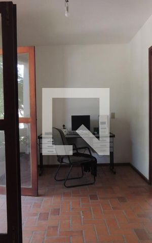 Casa de condomínio à venda com 440m², 4 quartos e 2 vagasSuíte