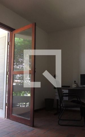 Casa de condomínio à venda com 440m², 4 quartos e 2 vagasSuíte