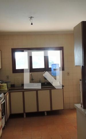 Casa de condomínio à venda com 440m², 4 quartos e 2 vagasCozinha