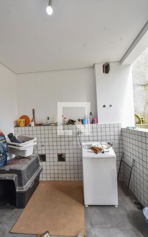 Casa à venda com 280m², 3 quartos e 3 vagasLavanderia