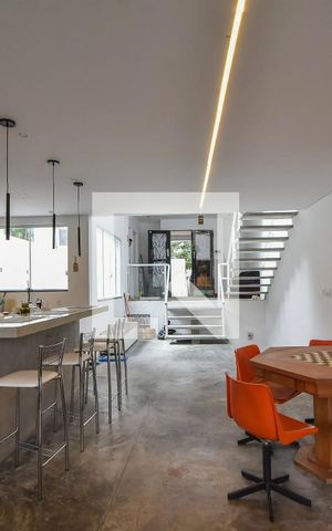Casa à venda com 280m², 3 quartos e 3 vagasSala