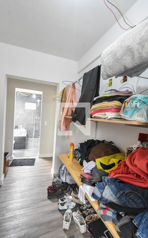 Casa à venda com 280m², 3 quartos e 3 vagasCloset Suíte 01