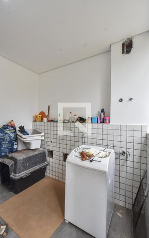 Casa à venda com 280m², 3 quartos e 3 vagasLavanderia