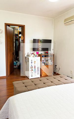 Casa à venda com 650m², 3 quartos e 2 vagasSuite