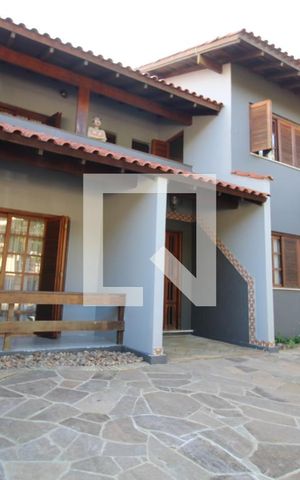 Casa à venda com 290m², 3 quartos e 3 vagasFachada