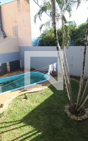 Casa à venda com 290m², 3 quartos e 3 vagasPátio dos Fundos com Piscina