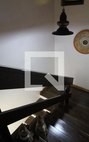 Casa à venda com 290m², 3 quartos e 3 vagasEscadaria