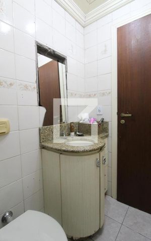 Casa à venda com 290m², 3 quartos e 3 vagasBanheiro Auxiliar