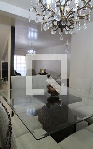 Casa à venda com 290m², 3 quartos e 3 vagasSala de Estar Com Varanda