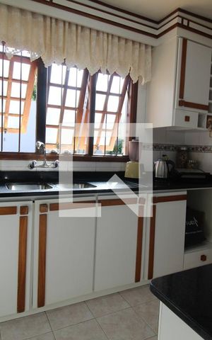 Casa à venda com 290m², 3 quartos e 3 vagasCozinha