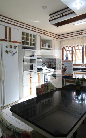 Casa à venda com 290m², 3 quartos e 3 vagasCozinha