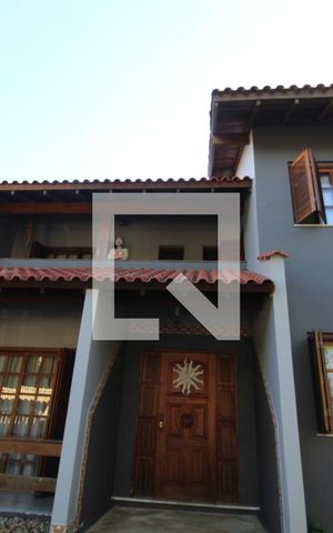 Casa à venda com 290m², 3 quartos e 3 vagasFachada
