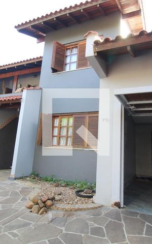 Casa à venda com 290m², 3 quartos e 3 vagasFachada