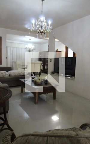 Casa à venda com 290m², 3 quartos e 3 vagasSala de Estar