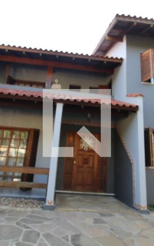 Casa à venda com 290m², 3 quartos e 3 vagasFachada