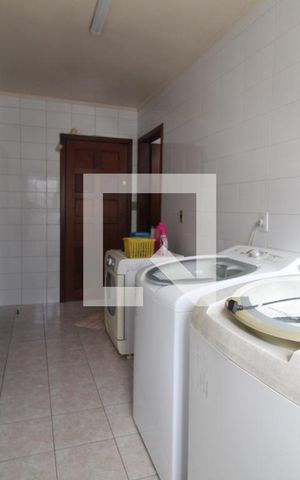 Casa à venda com 290m², 3 quartos e 3 vagasLavanderia