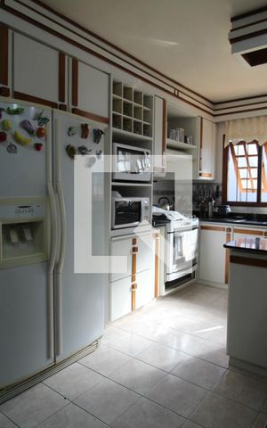 Casa à venda com 290m², 3 quartos e 3 vagasCozinha