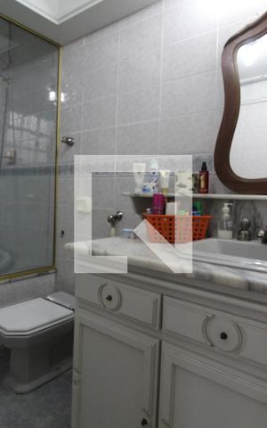 Casa à venda com 290m², 3 quartos e 3 vagasBanheiro da Suíte