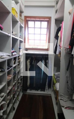 Casa à venda com 290m², 3 quartos e 3 vagasCloset da Suíte