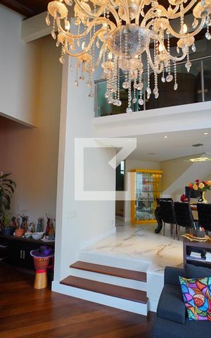 Casa à venda com 352m², 3 quartos e 4 vagasSala