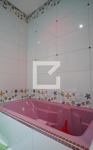 Casa à venda com 352m², 3 quartos e 4 vagasBanheiro Corredor