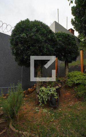 Casa à venda com 352m², 3 quartos e 4 vagasQuintal