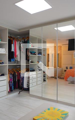 Casa à venda com 352m², 3 quartos e 4 vagasSuíte