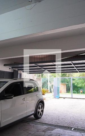 Casa à venda com 352m², 3 quartos e 4 vagasGaragem