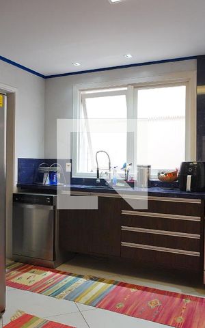 Casa à venda com 352m², 3 quartos e 4 vagasCozinha