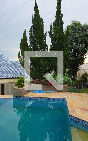Casa à venda com 352m², 3 quartos e 4 vagasQuintal - Piscina
