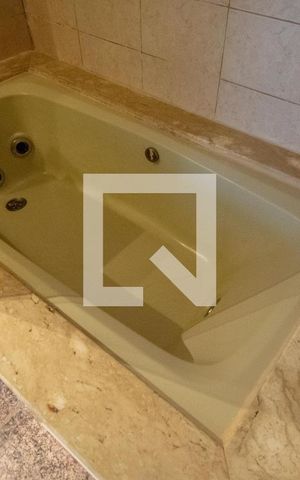 Apartamento à venda com 230m², 4 quartos e 1 vaga Apartamento à venda com 230m², 4 quartos e 1 vagaBanheiro da Suíte