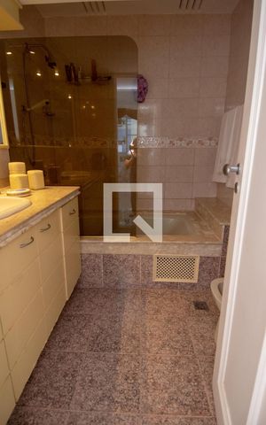 Apartamento à venda com 230m², 4 quartos e 1 vaga Apartamento à venda com 230m², 4 quartos e 1 vagaBanheiro da Suíte