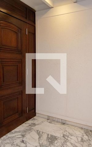 Apartamento à venda com 230m², 4 quartos e 1 vaga Apartamento à venda com 230m², 4 quartos e 1 vagaHall de Entrada