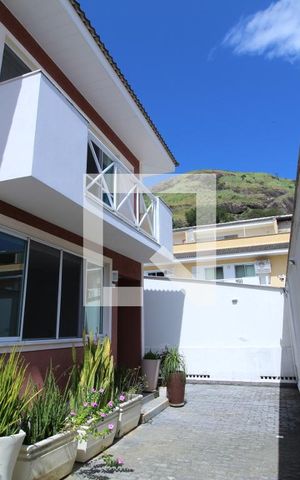 Casa de condomínio à venda com 375m², 5 quartos e 3 vagasFachada - Frente