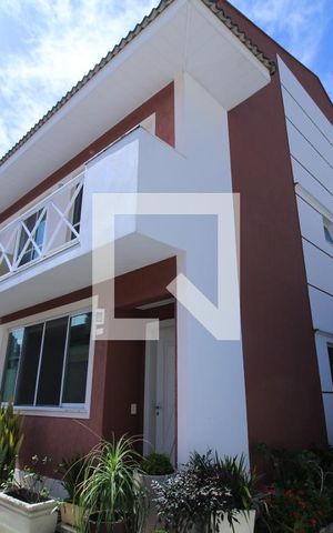 Casa de condomínio à venda com 375m², 5 quartos e 3 vagasFachada - Frente